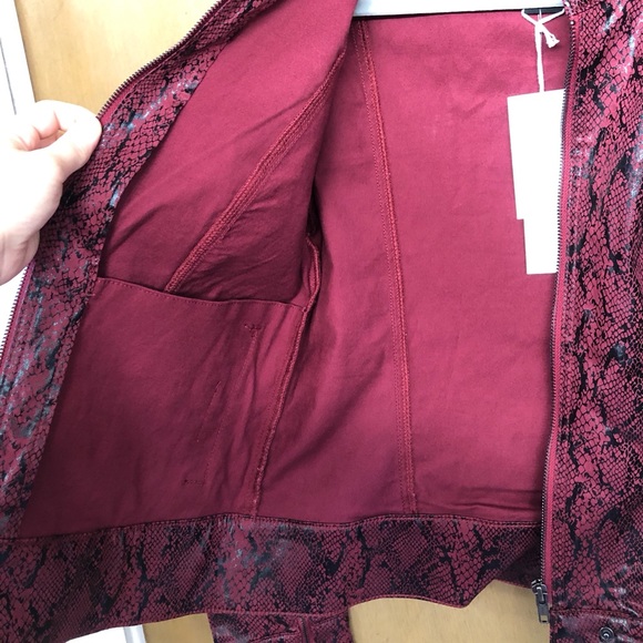 Anthropologie sanctuary Crimson Snakeskin Moto Jacket Sz Medium Gunmetal Zippers - Picture 10 of 16